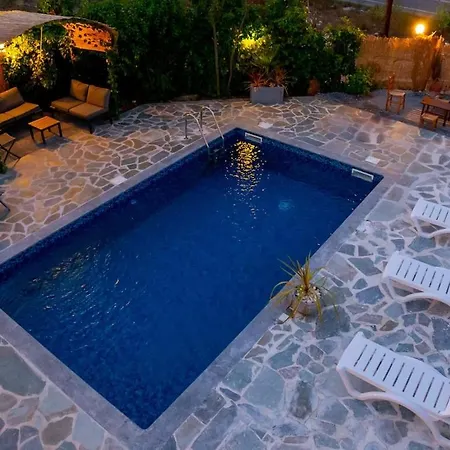 Linovrochi House With Private Pool ليفكاندي شالكيداس
