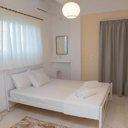Linovrochi House With Private Pool بيت للعطل ليفكاندي شالكيداس